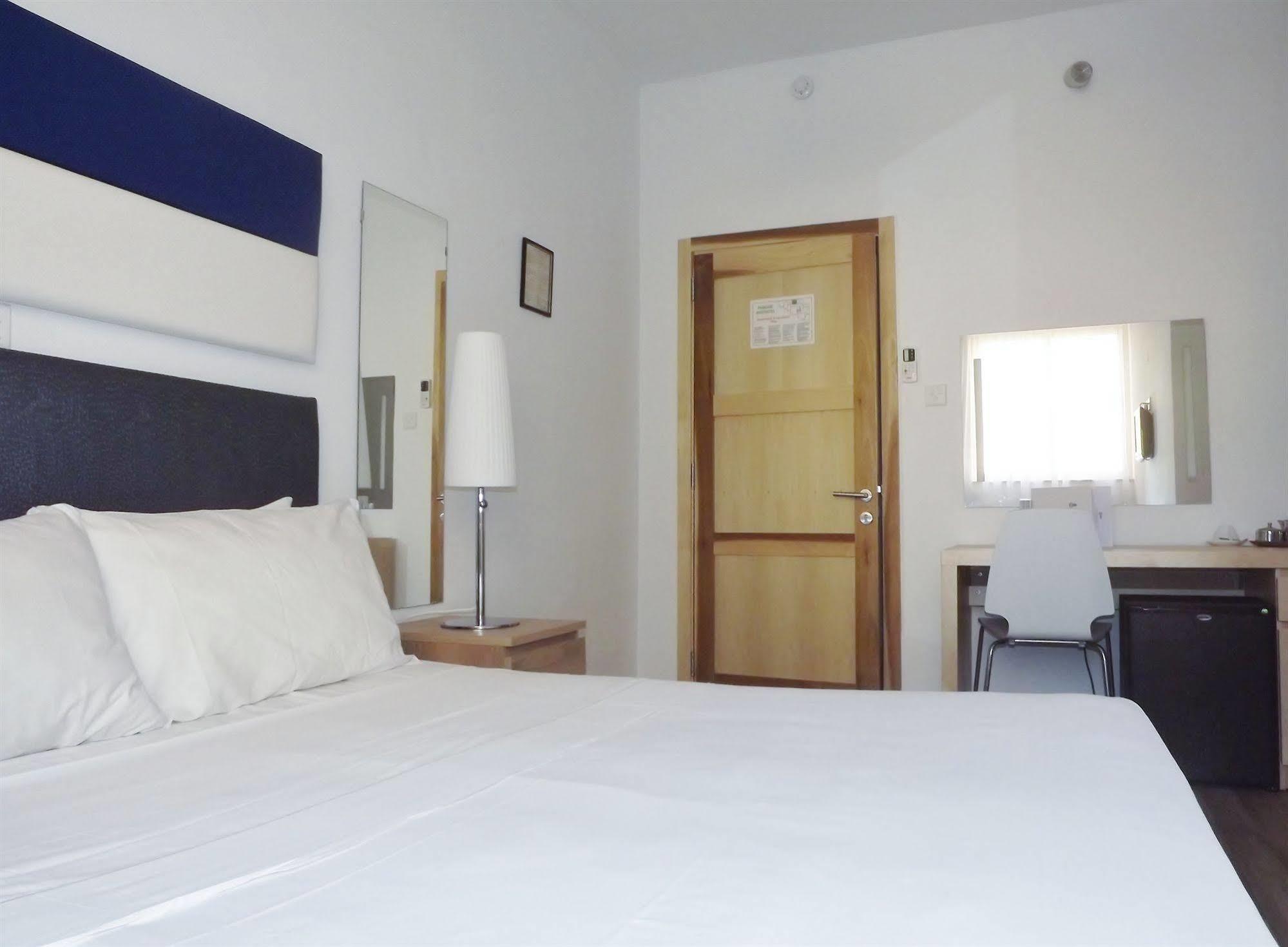 Park Lane Boutique Aparthotel San Pawl il-Baħar Extérieur photo